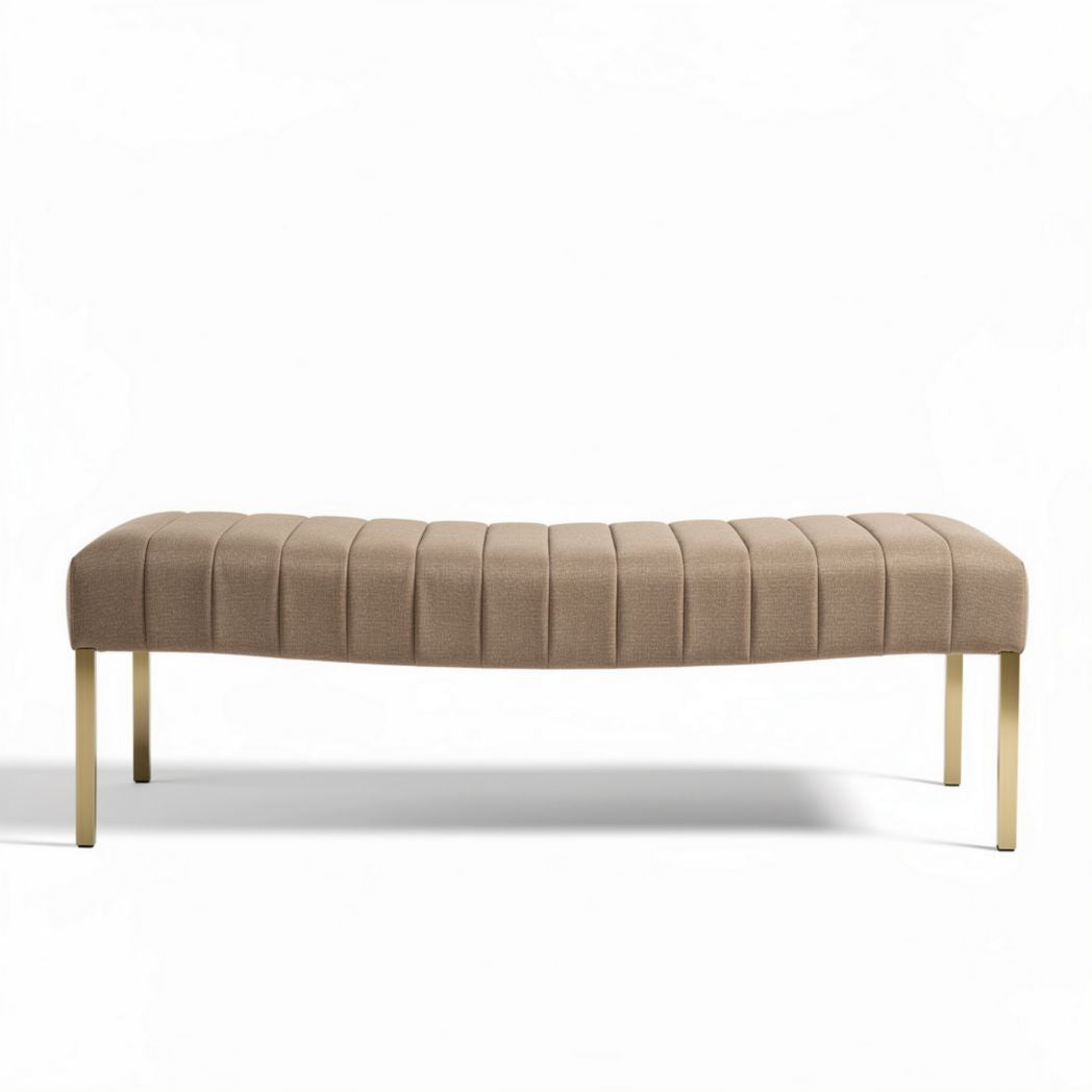 Banc en tissu beige avec piètement en métal doré dimensions 120 x 40 x 45cm